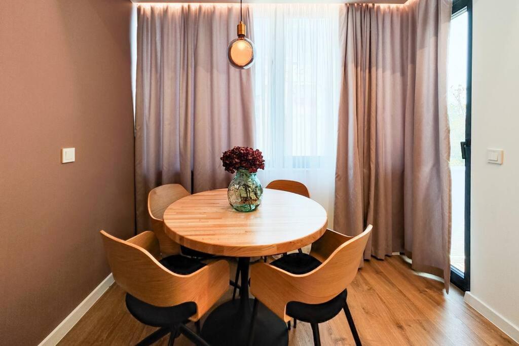 Opal Beachfront Apartment فارنا المظهر الخارجي الصورة
